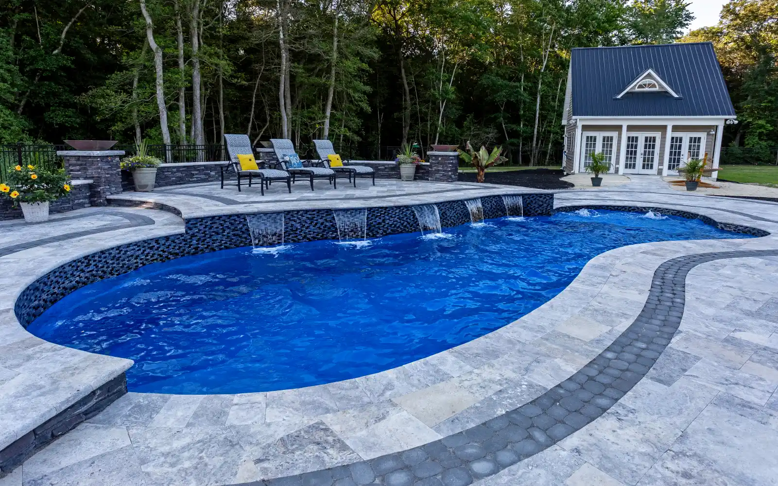 Fiberglass pool builders for NW Ohio: Leisure Pools Northwest Ohio